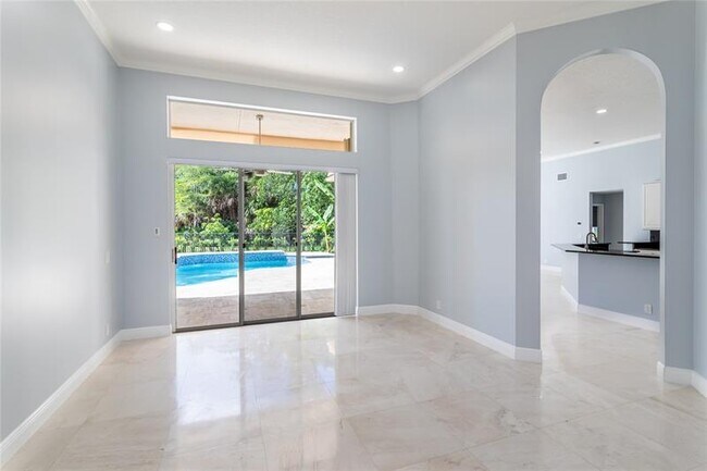 Building Photo - 15683 Cypress Park Dr
