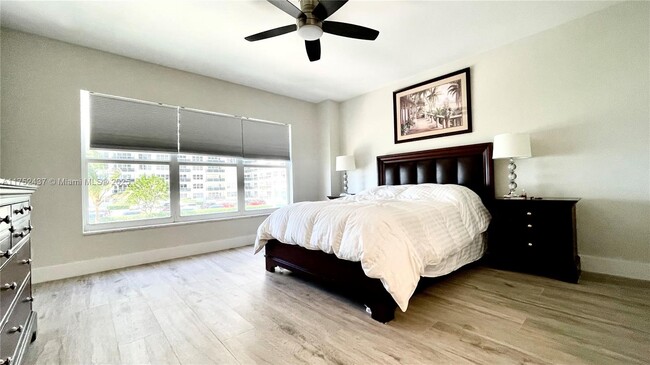 Building Photo - 3550 Galt Ocean Dr