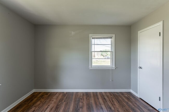 Building Photo - 712 Marion Dr