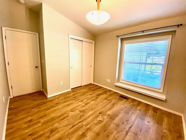 Building Photo - 4 Bedroom 2 bath Home in NW Boise