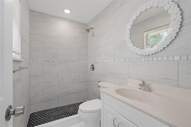 Building Photo - 8128 Papaya St
