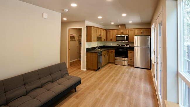 Building Photo - Baker Street Lofts