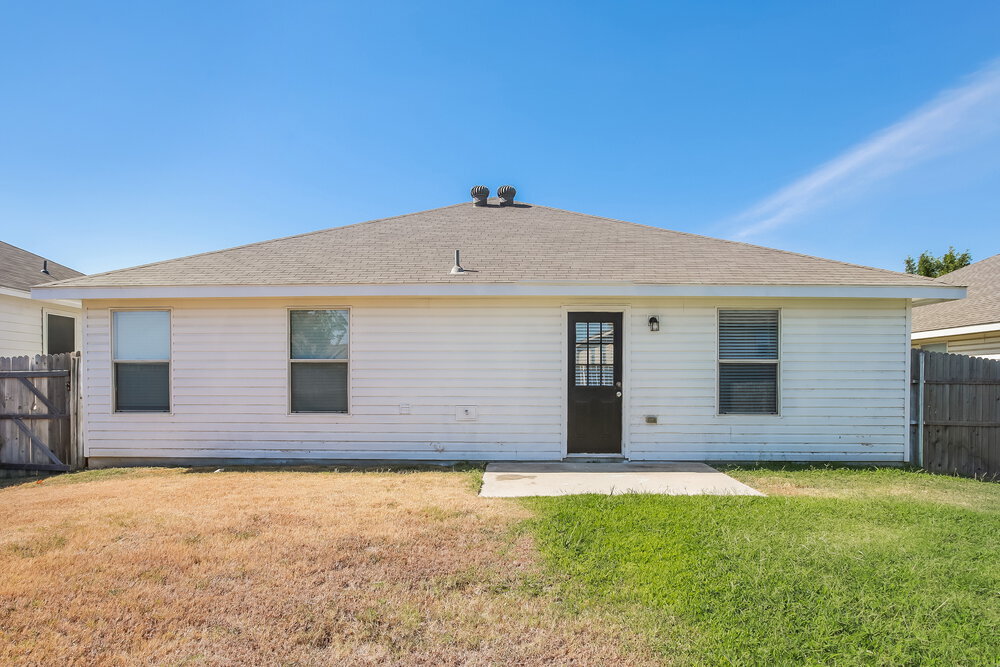 Building Photo - 1016 Fort Apache Dr