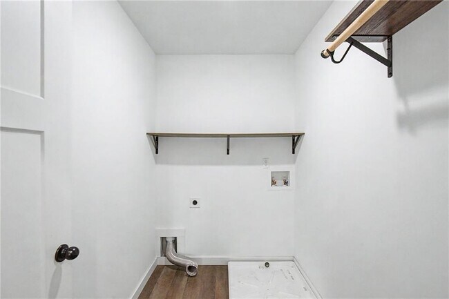 Building Photo - 24 Rocky Cir NE