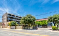 Building Photo - 831 S Flores St