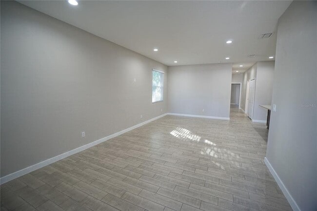 Building Photo - 4210 N Coolidge Ave
