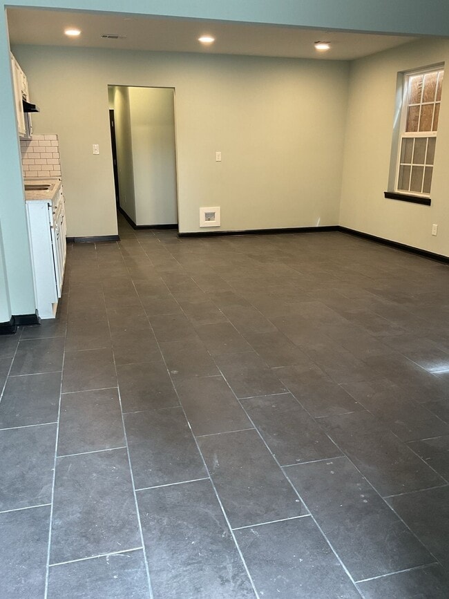 Building Photo - 2816 Arlington Ave