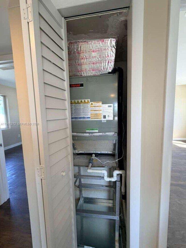 Building Photo - 943 79th Terrace