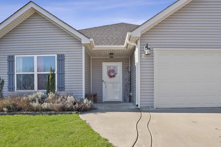 Building Photo - 1379 Freedom Dr