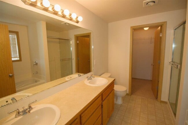 Building Photo - 9511 W Caelen Ave