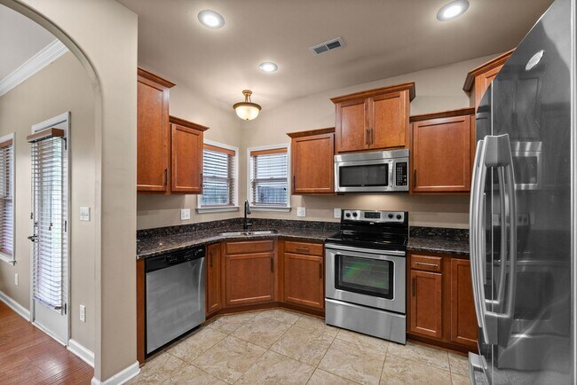 Building Photo - Three Bedroom in Fields of Northmeade!