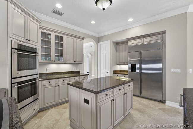 Building Photo - 625 Glenfield Way