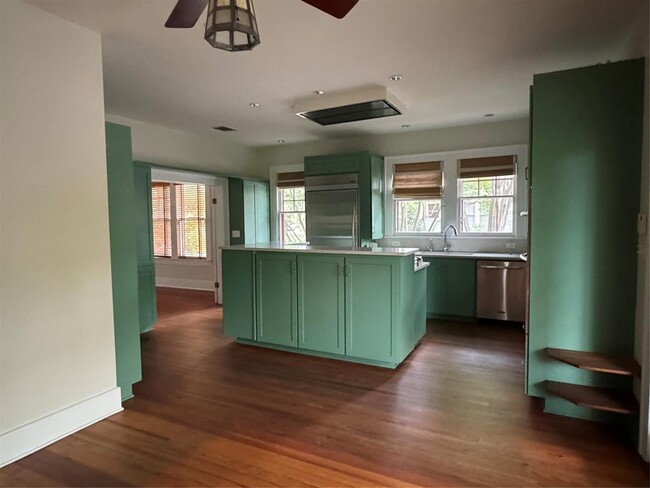Building Photo - 4115 Avenue H