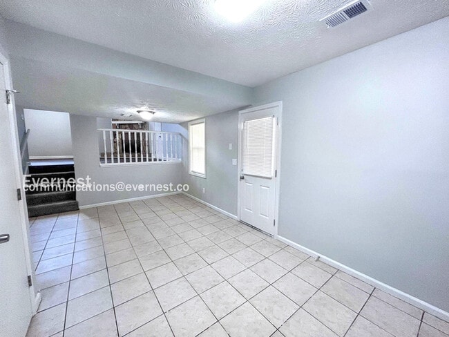 Building Photo - 2083 Phillips Rd