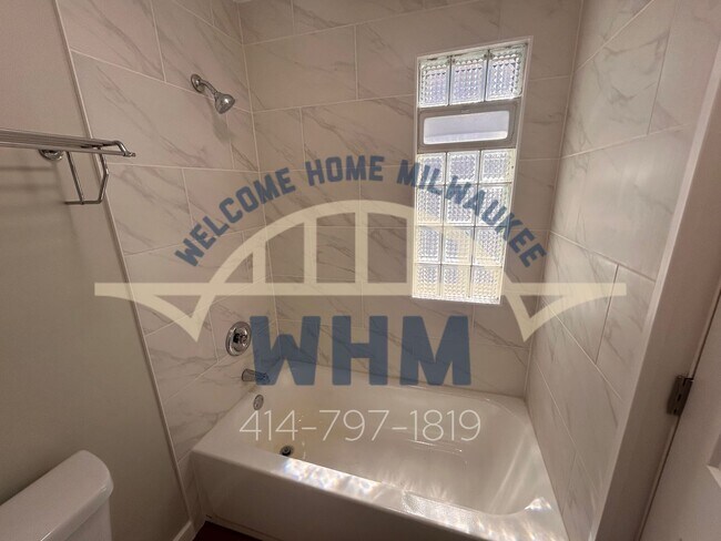 Building Photo - 3045 N Booth St