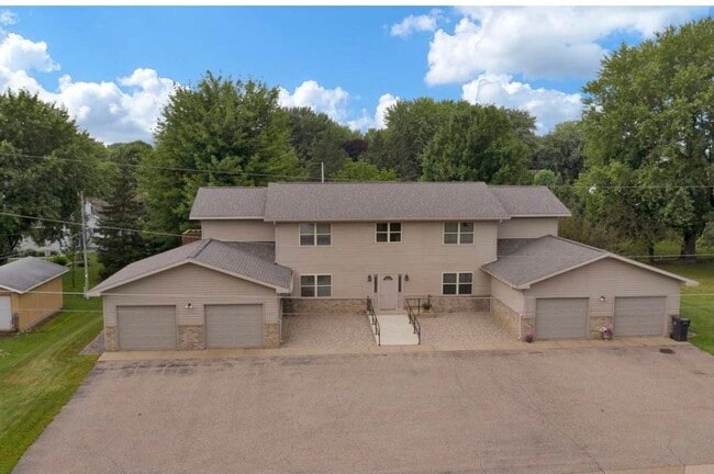 Primary Photo - 10561 North Rd