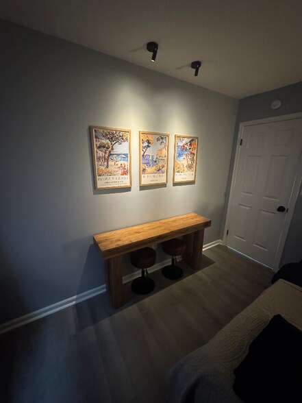 Building Photo - 8576 Chesapeake Blvd