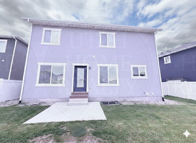 Building Photo - 441 E 260 N