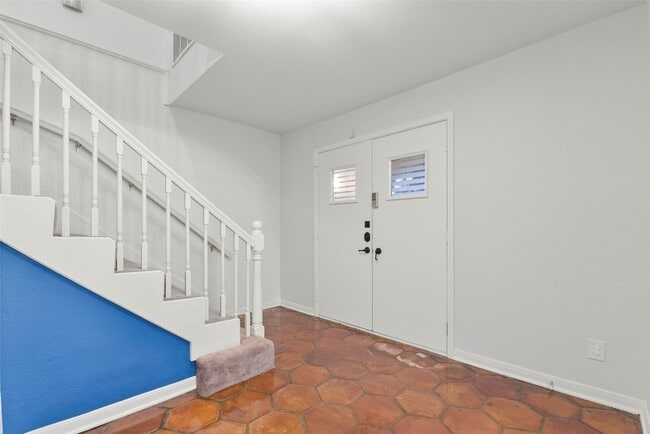 Building Photo - 3838 Glenheather Dr