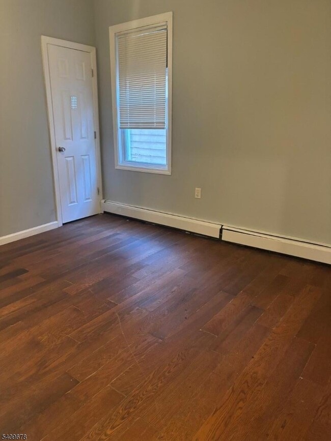 Building Photo - 309 S 11th St