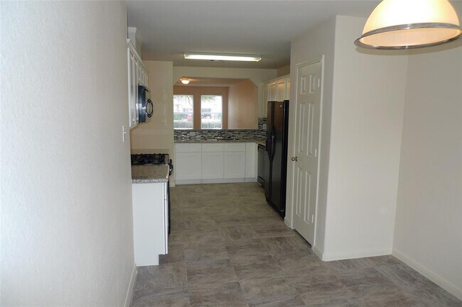 Building Photo - 1127 Desert Oasis Ln