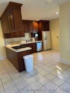 Building Photo - 70 Thorpe St