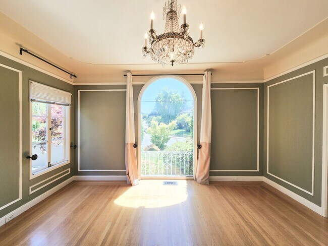 Building Photo - Elegant, spacious home in San Mateo