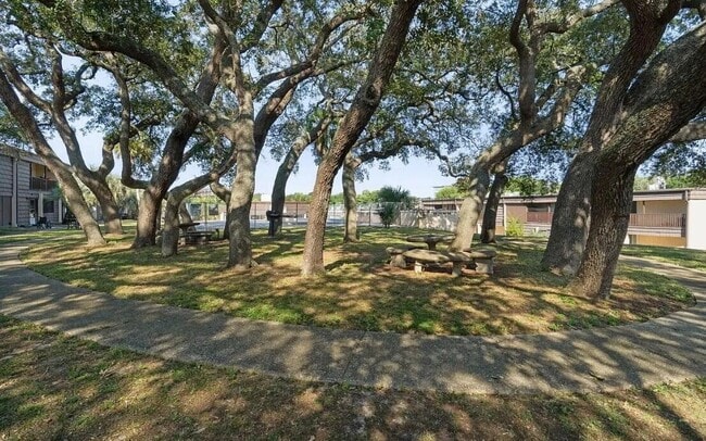 Building Photo - 408 Marshall Ct