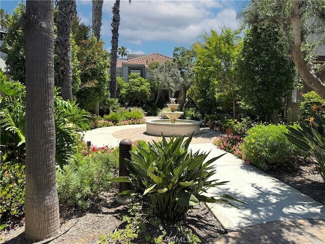 Building Photo - 4762 Tiara Dr