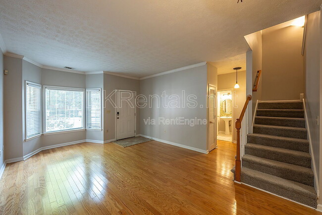 Building Photo - 2680 Pine Tree Rd NE