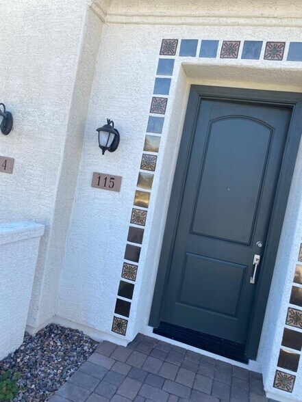 Building Photo - 4077 S Sabrina Dr