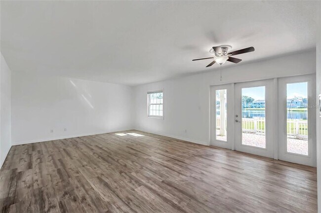 Building Photo - 108 Pompano Dr SE
