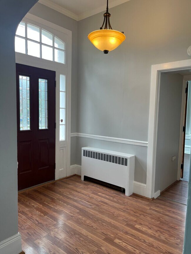 Building Photo - 1461 Manor St