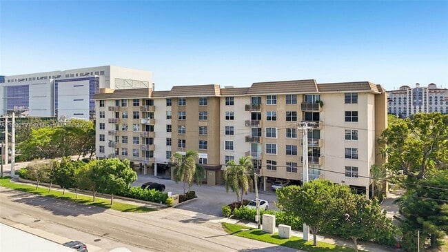 Building Photo - 1050 SE 15th St