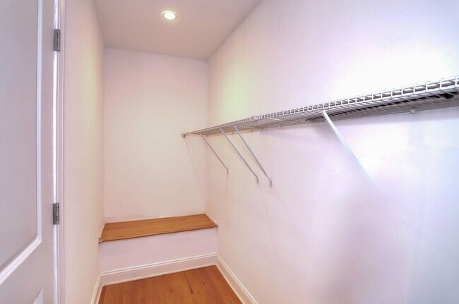 Building Photo - 4108 John F. Kennedy Blvd