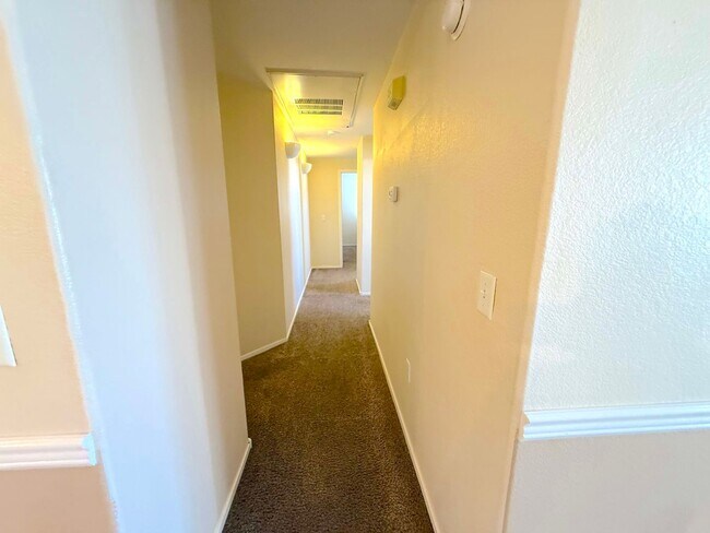 Building Photo - SPACIOUS 3BED/2BA CONDO ON THE 2ND FLOOR IN NORTH SUMMERLIN!