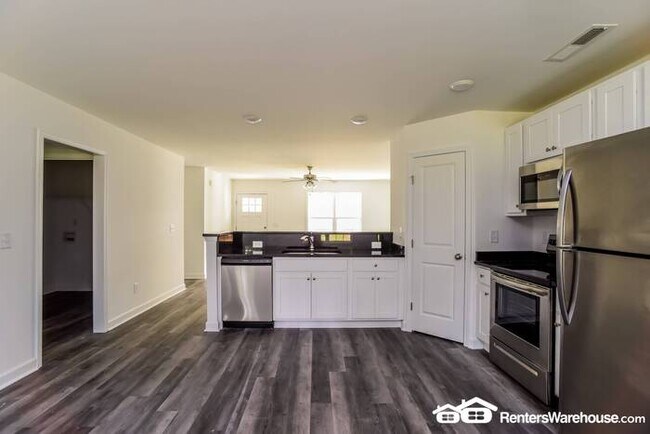 Building Photo - Newly built 4 bedroom 2 bath