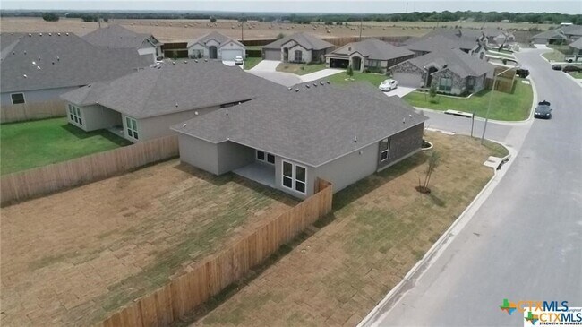 Building Photo - 6127 Fairburn