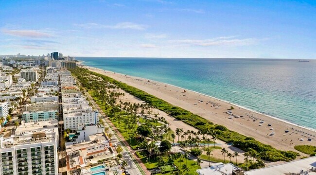 Primary Photo - 240 Collins Ave