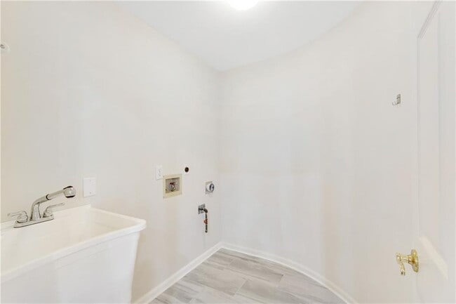Building Photo - 290 Windsor Gate Cove NE