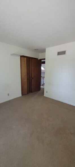 Building Photo - 10701 W 115th Ter