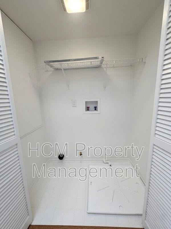 Building Photo - 22 Carlsbad Ln