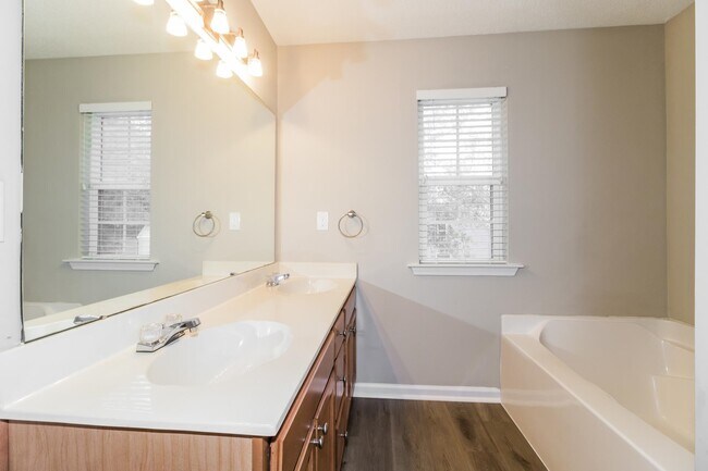 Building Photo - 5368 Milton Ridge Dr