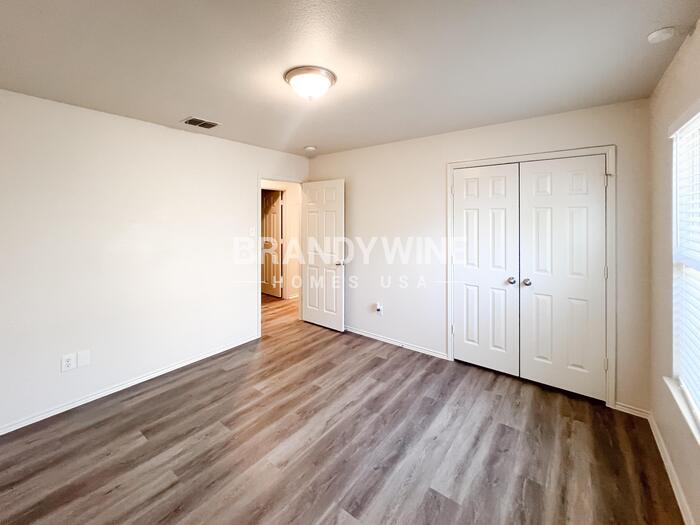 Building Photo - 523 Indian Paintbrush Dr