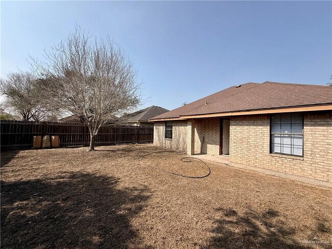 Building Photo - 9 Raquel Ave