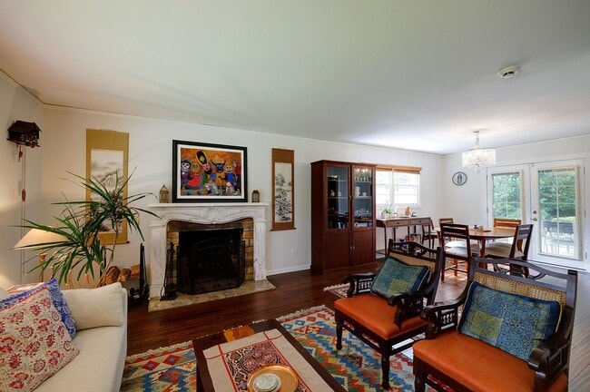 Building Photo - Bethesda (Walter Johnson HS) 4BR/3BA Detached Available for Multi-Year Lease