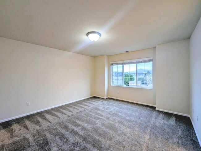 Building Photo - 4Bd/2.75Ba Lake Stevens House