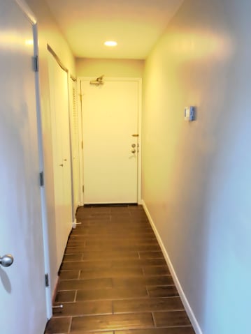 Building Photo - Freshly Painted and Clean Condo in Indian ...