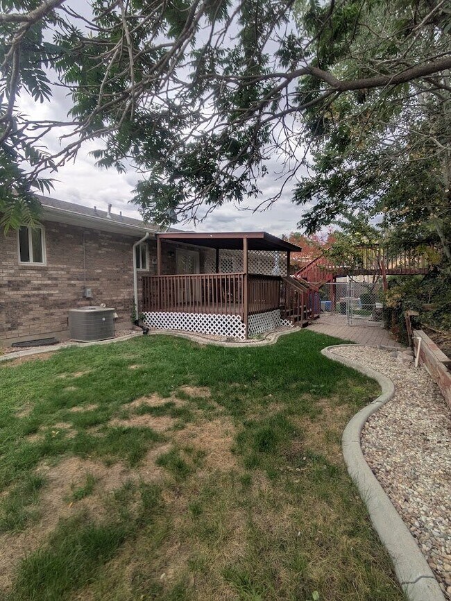 Building Photo - 564 S Goosenest Dr