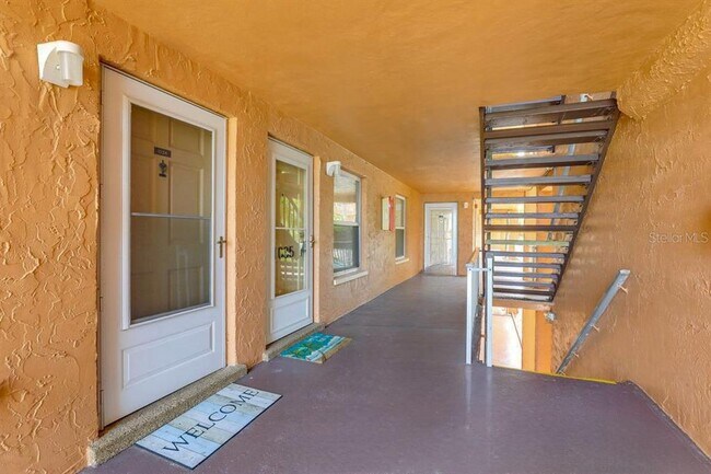 Building Photo - 12760 Indian Rocks Rd